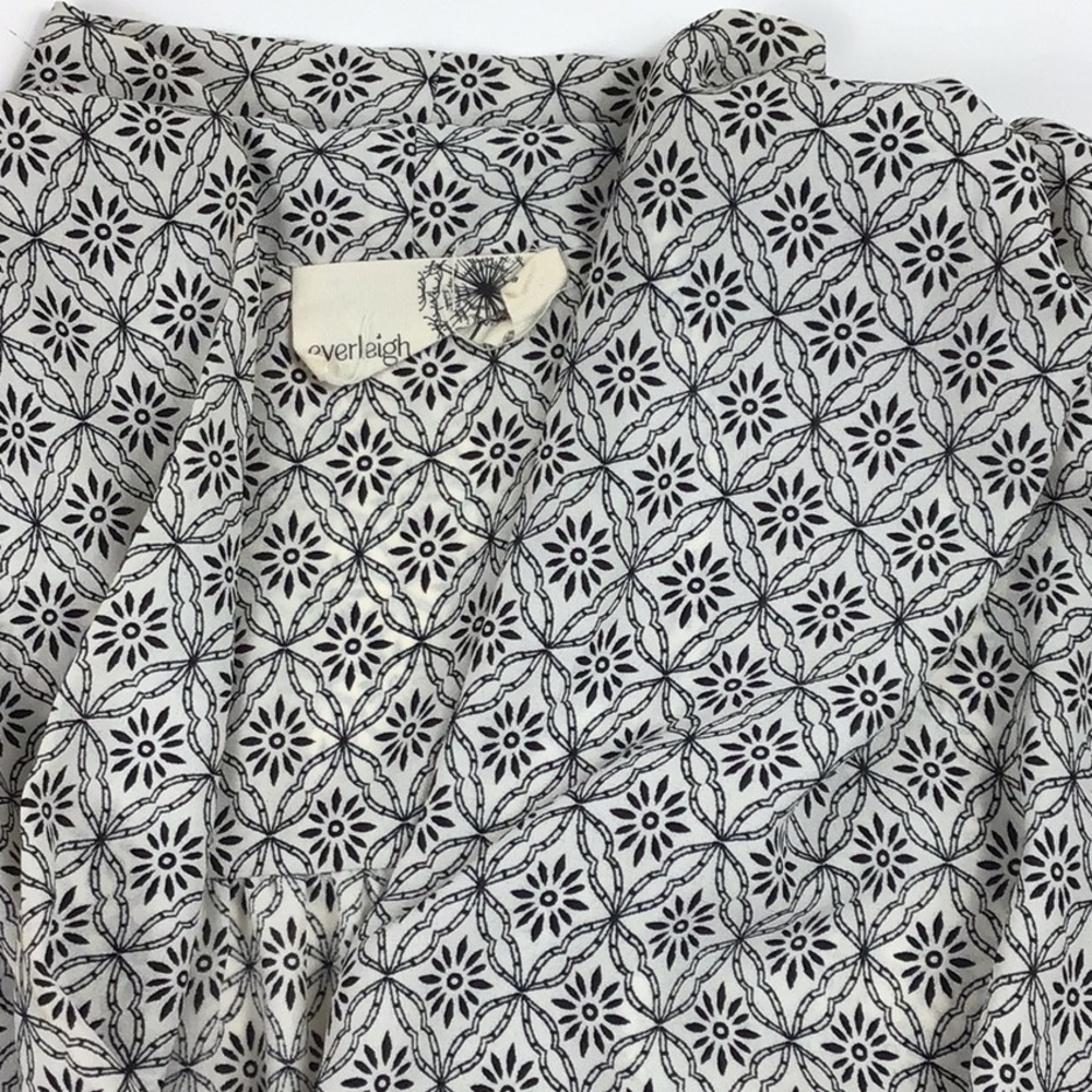 Anthropologie Everleigh > Sleeveless Floral Faux Wrap Blouse - Picture 7 of 11